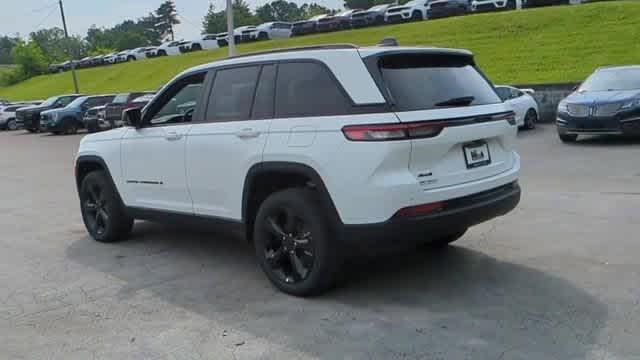 new 2025 Jeep Grand Cherokee car, priced at $38,780