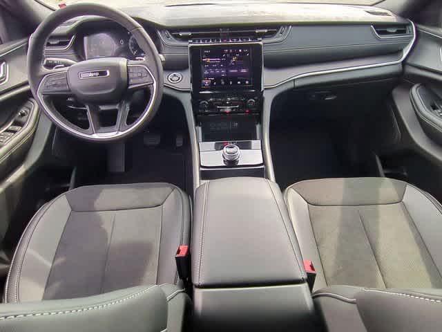 new 2025 Jeep Grand Cherokee car, priced at $38,780
