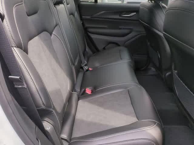 new 2025 Jeep Grand Cherokee car, priced at $38,780