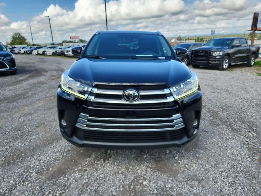 used 2019 Toyota Highlander car, priced at $27,995