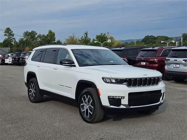 new 2025 Jeep Grand Cherokee L car, priced at $39,500