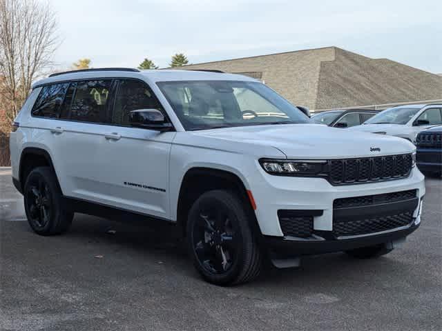 new 2025 Jeep Grand Cherokee L car, priced at $40,000