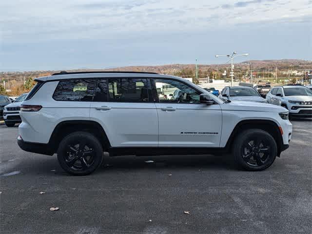 new 2025 Jeep Grand Cherokee L car, priced at $40,000