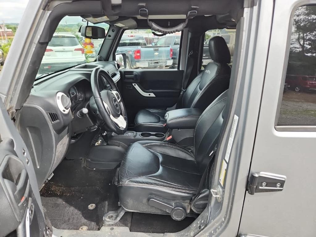 used 2014 Jeep Wrangler Unlimited car, priced at $17,495