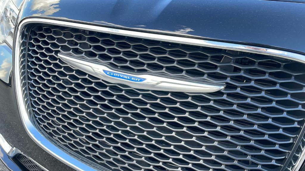 new 2023 Chrysler 300 car, priced at $33,827