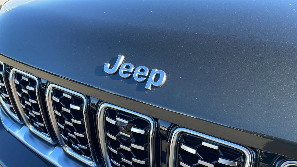 new 2024 Jeep Grand Cherokee car, priced at $68,371