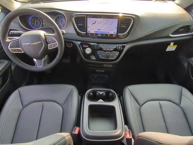 new 2025 Chrysler Pacifica car, priced at $38,693