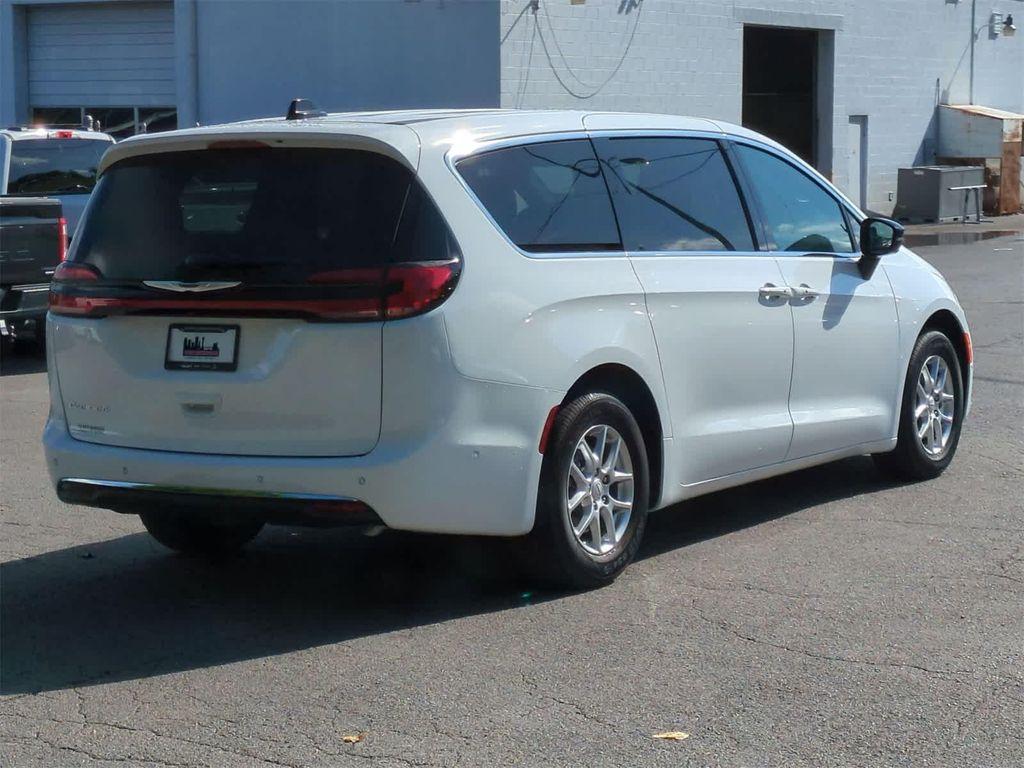 new 2025 Chrysler Pacifica car, priced at $38,370