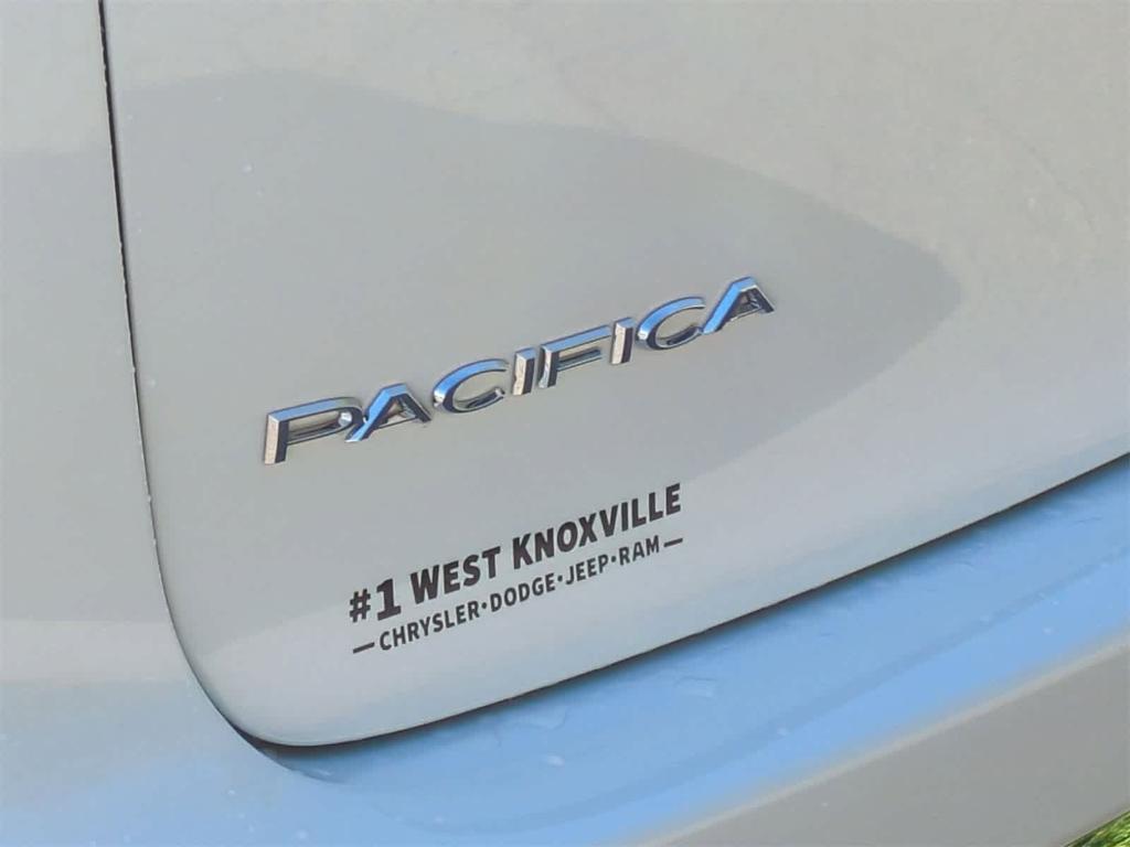 new 2025 Chrysler Pacifica car, priced at $41,620