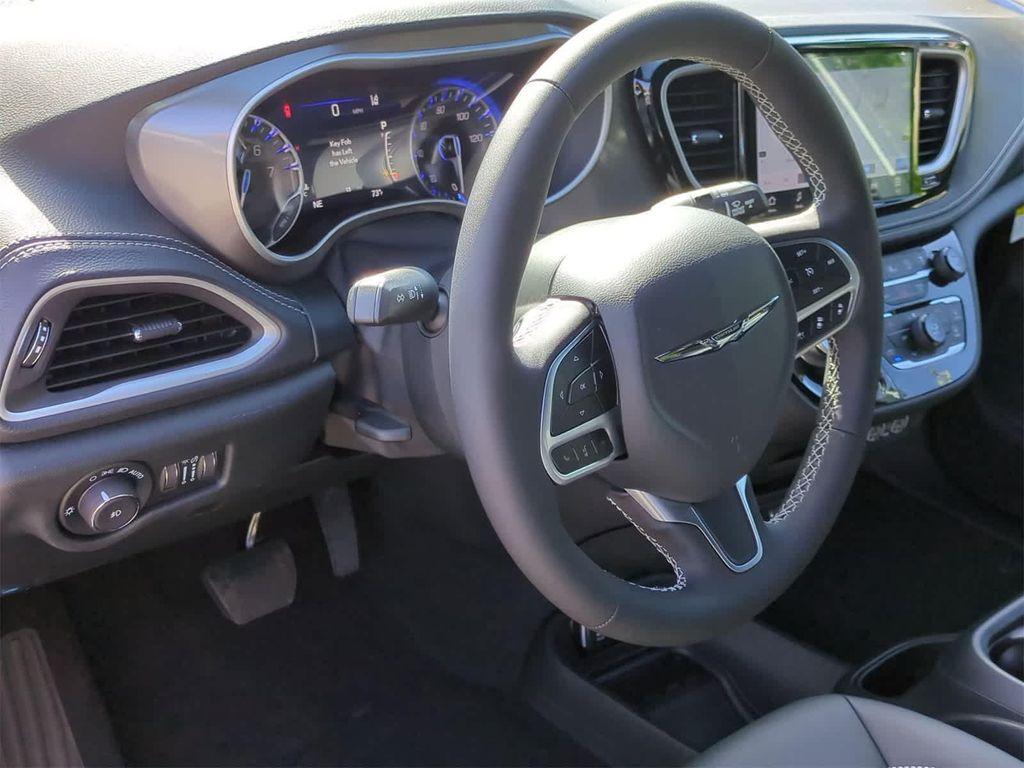new 2025 Chrysler Pacifica car, priced at $38,370