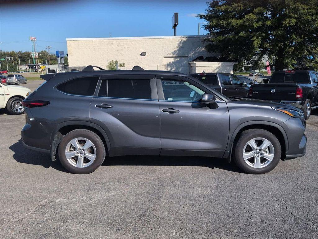 used 2024 Toyota Highlander car, priced at $35,500