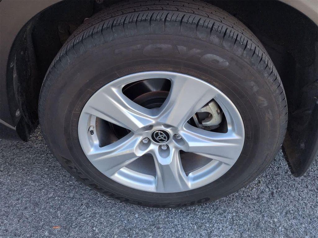 used 2024 Toyota Highlander car, priced at $35,500