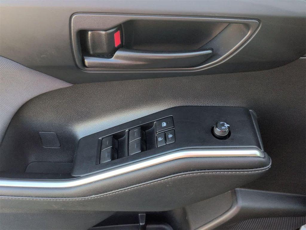 used 2024 Toyota Highlander car, priced at $35,500