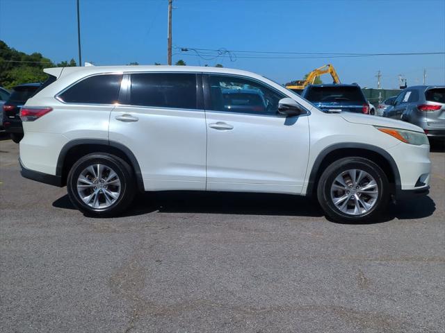 used 2015 Toyota Highlander car, priced at $16,670