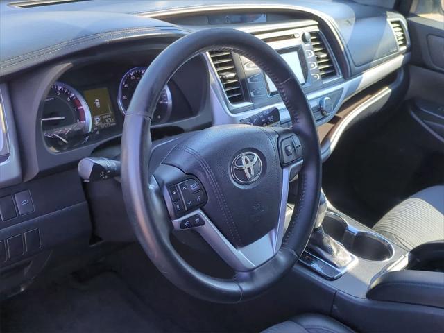 used 2015 Toyota Highlander car, priced at $16,670