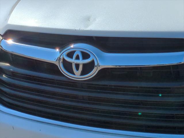 used 2015 Toyota Highlander car, priced at $16,670