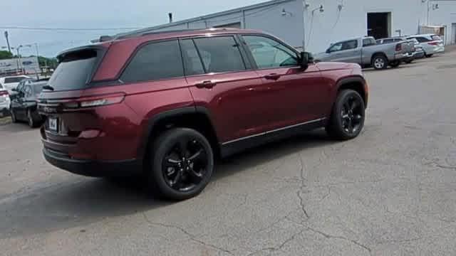 new 2025 Jeep Grand Cherokee car, priced at $38,375