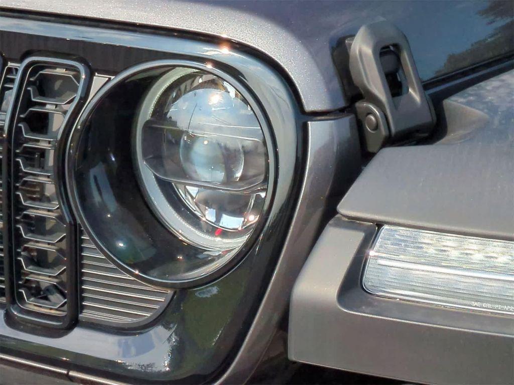 new 2025 Jeep Wrangler car, priced at $47,370