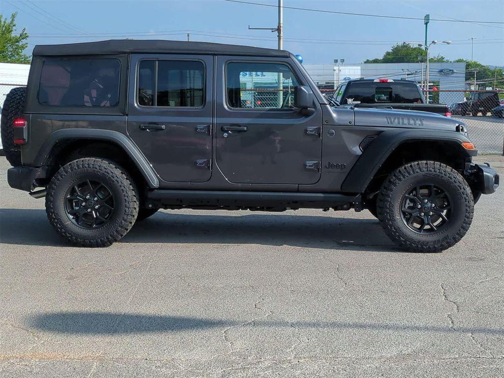 new 2025 Jeep Wrangler car, priced at $47,370