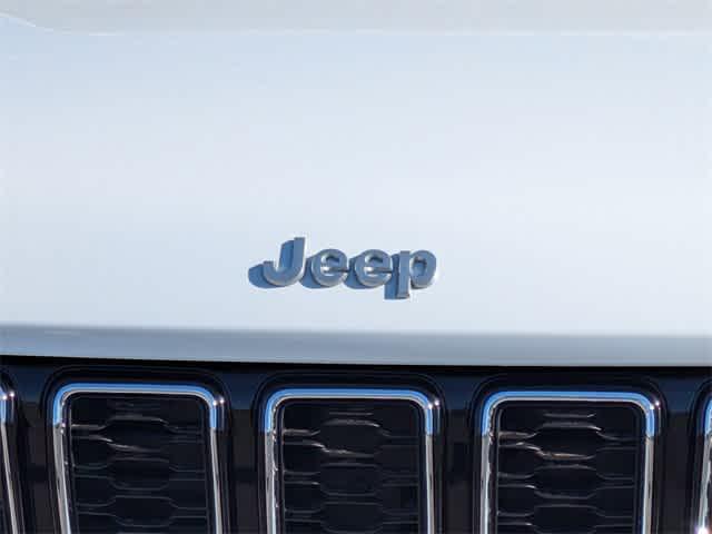 new 2025 Jeep Grand Cherokee car, priced at $44,205