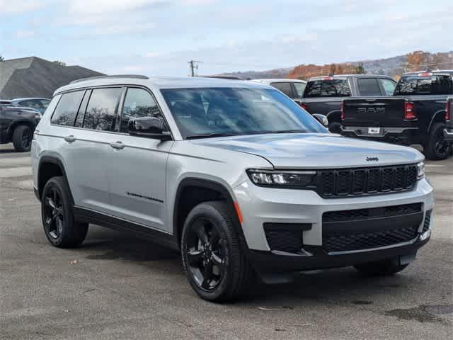 new 2025 Jeep Grand Cherokee L car, priced at $39,925