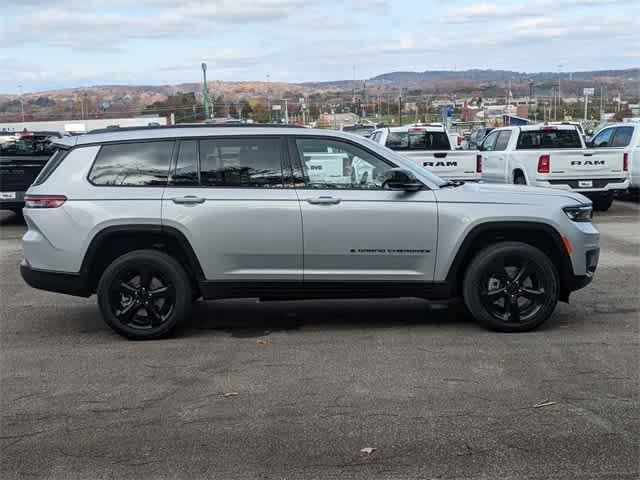 new 2025 Jeep Grand Cherokee L car, priced at $39,925