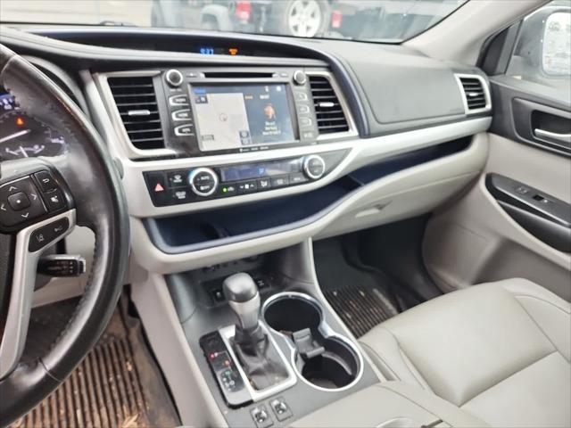used 2019 Toyota Highlander car, priced at $27,435