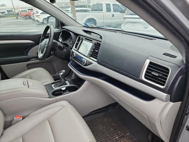 used 2019 Toyota Highlander car, priced at $27,435