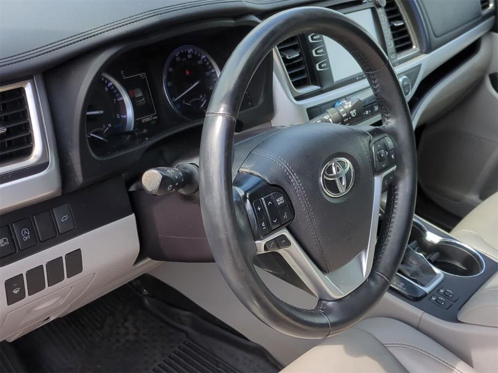 used 2019 Toyota Highlander car, priced at $26,704