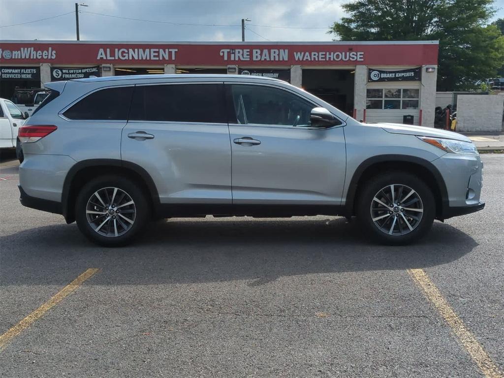 used 2019 Toyota Highlander car, priced at $26,704