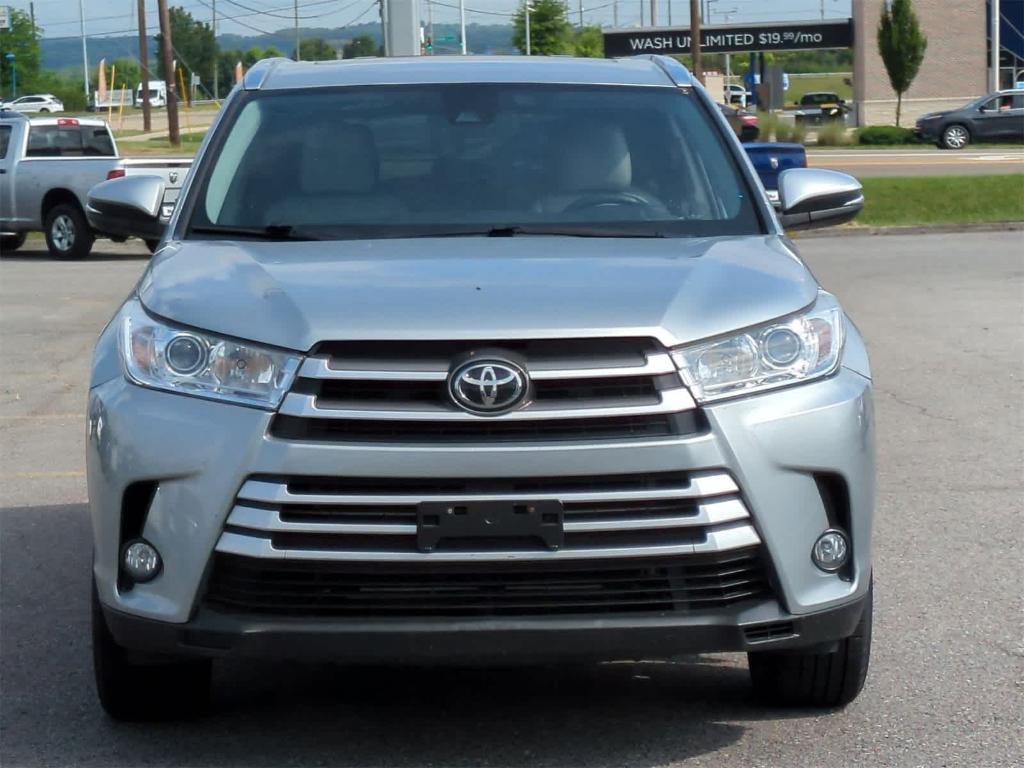 used 2019 Toyota Highlander car, priced at $26,704