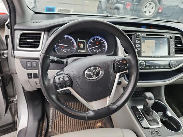 used 2019 Toyota Highlander car, priced at $27,435