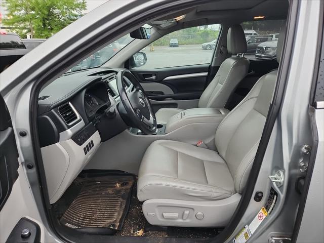 used 2019 Toyota Highlander car, priced at $27,435