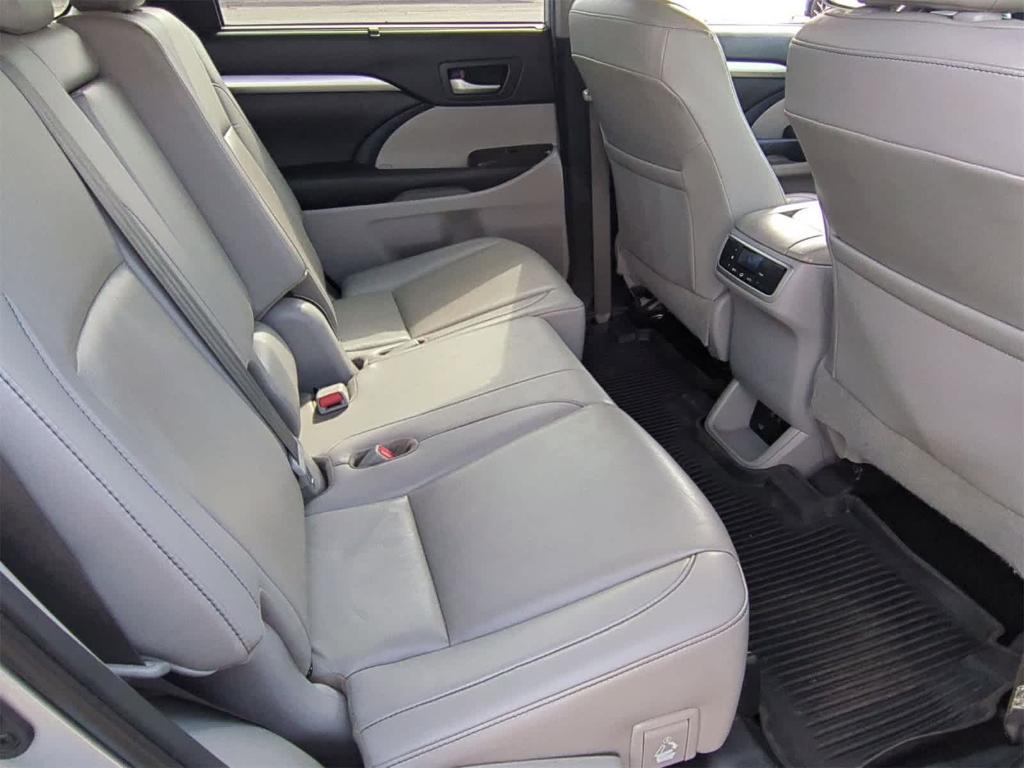 used 2019 Toyota Highlander car, priced at $26,704