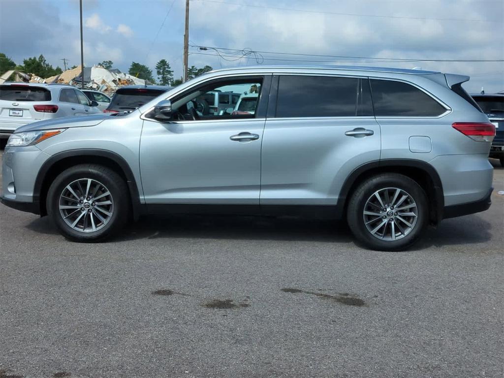used 2019 Toyota Highlander car, priced at $26,704