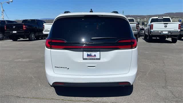 new 2024 Chrysler Pacifica car, priced at $36,500