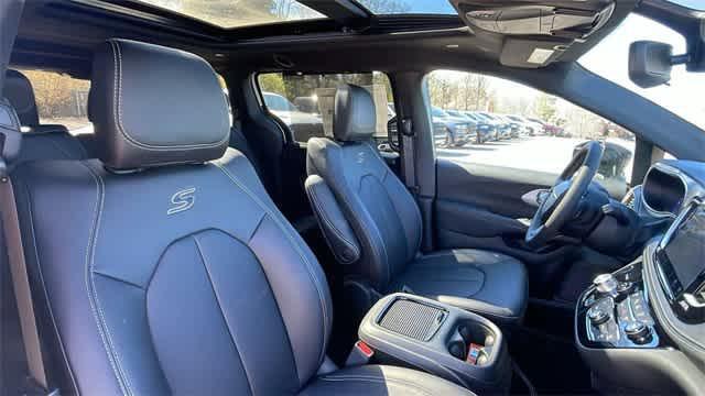 new 2024 Chrysler Pacifica car, priced at $36,500