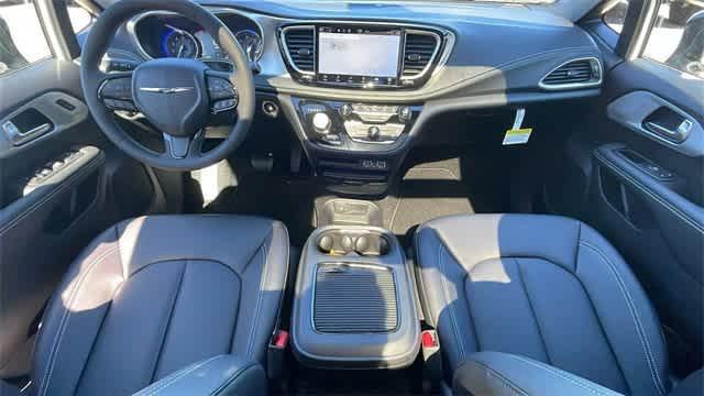 new 2024 Chrysler Pacifica car, priced at $36,500