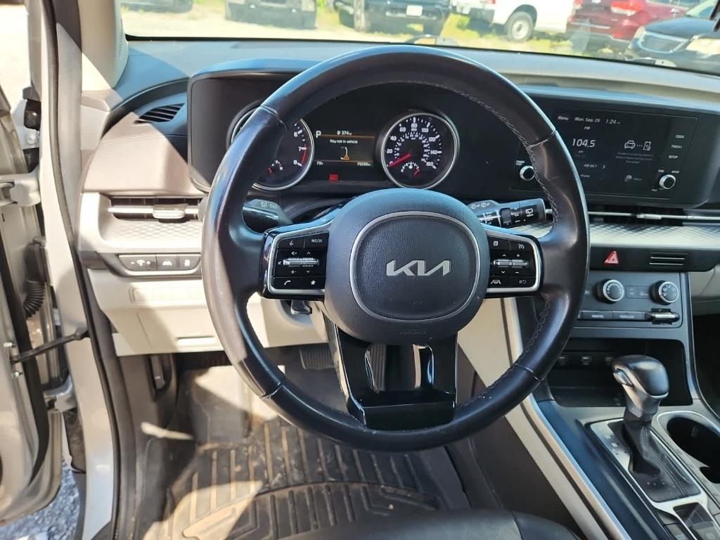 used 2022 Kia Carnival car, priced at $24,995