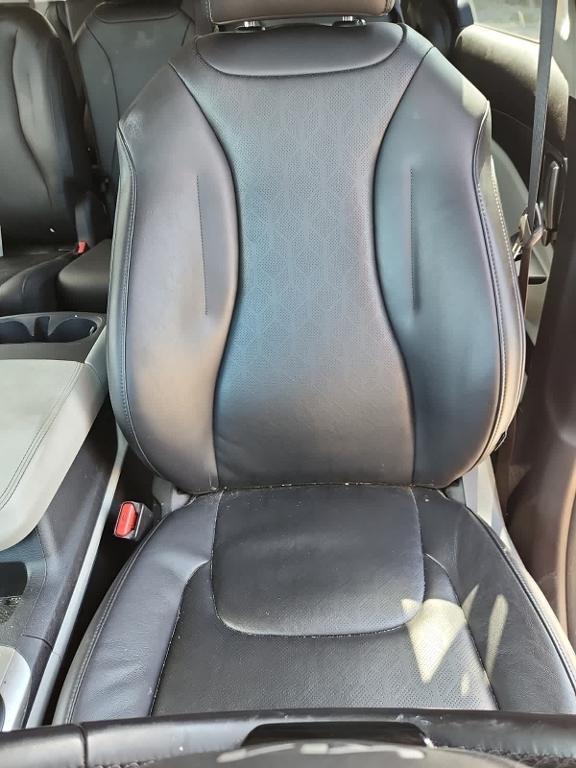 used 2022 Kia Carnival car, priced at $24,995