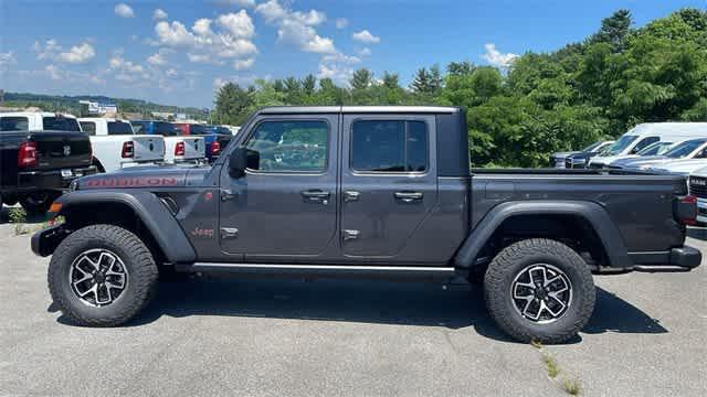 new 2024 Jeep Gladiator car, priced at $50,250