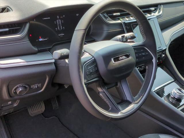 new 2025 Jeep Grand Cherokee car, priced at $39,375