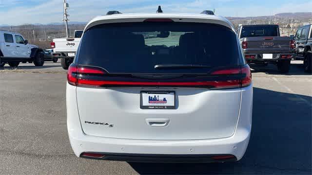 new 2024 Chrysler Pacifica car, priced at $38,570