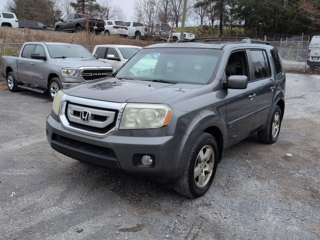 used 2011 Honda Pilot car, priced at $3,000