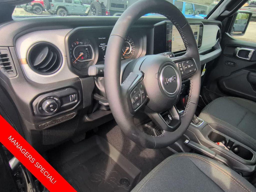 new 2025 Jeep Gladiator car, priced at $40,180