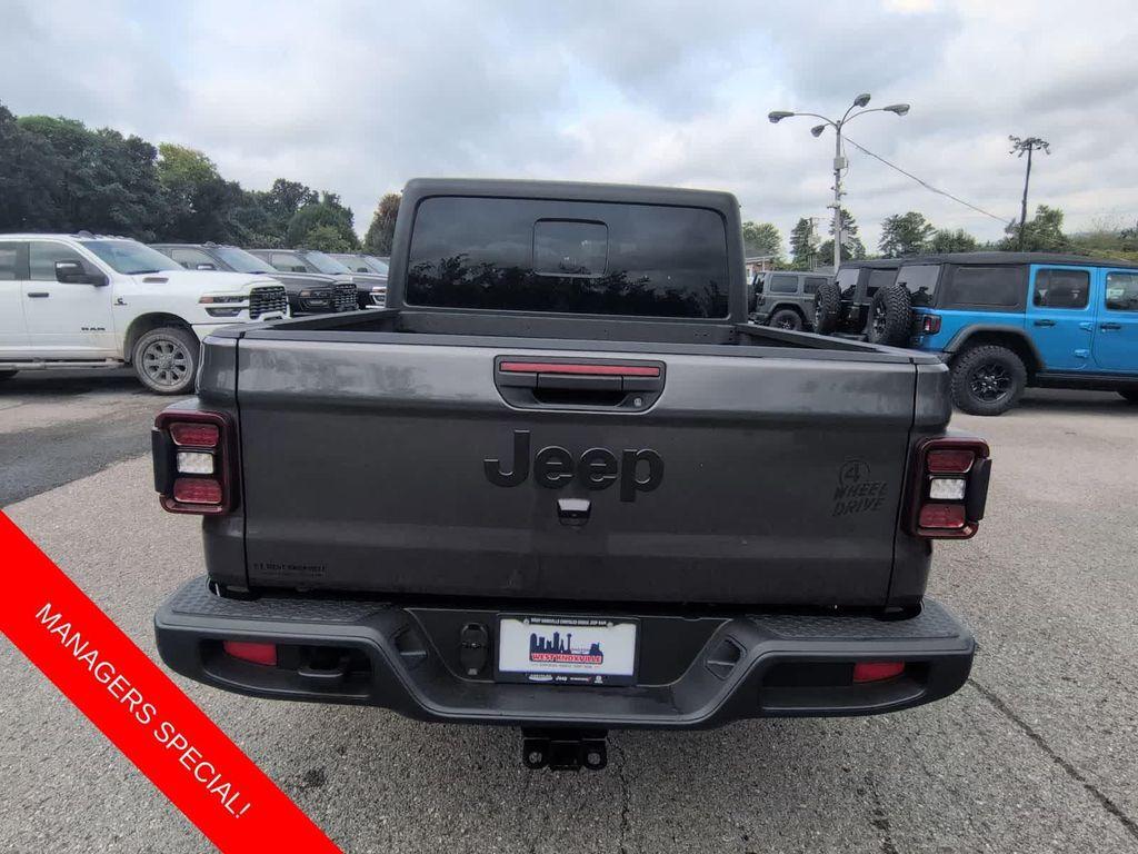 new 2025 Jeep Gladiator car, priced at $40,180
