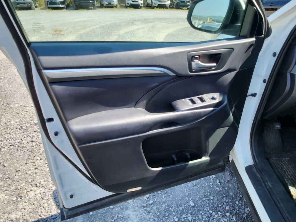 used 2019 Toyota Highlander car, priced at $26,995
