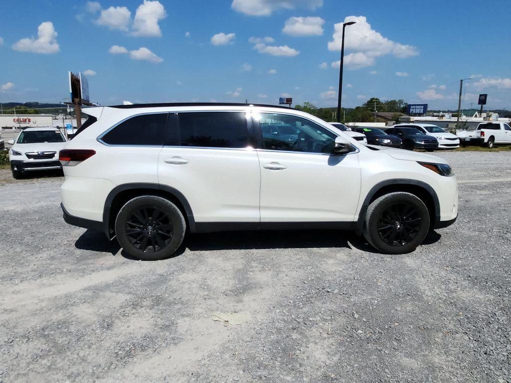 used 2019 Toyota Highlander car, priced at $26,995