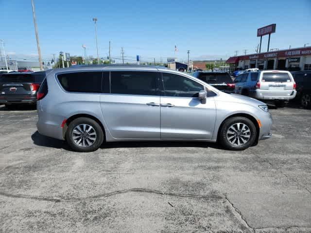 used 2021 Chrysler Pacifica Hybrid car, priced at $19,275