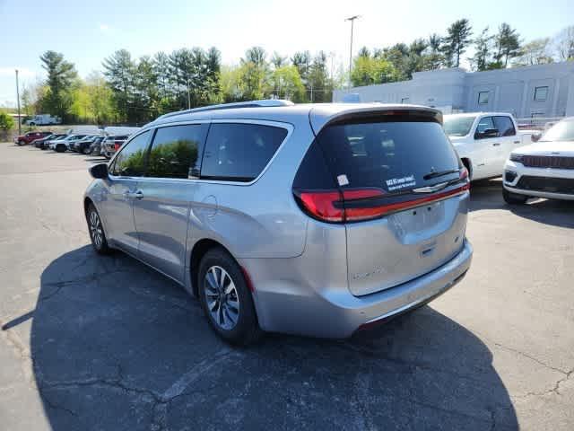 used 2021 Chrysler Pacifica Hybrid car, priced at $19,275